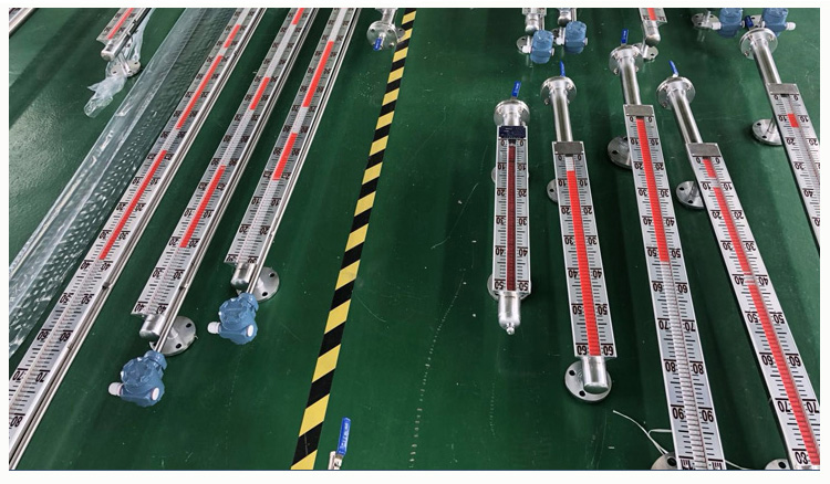 法蘭磁翻板液位計產(chǎn)品圖